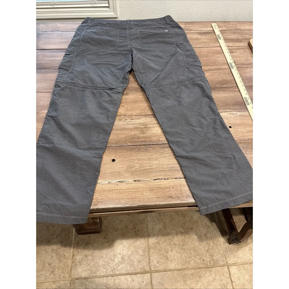 The North Face Convertible Cargo Pants Size 38x32 Mens